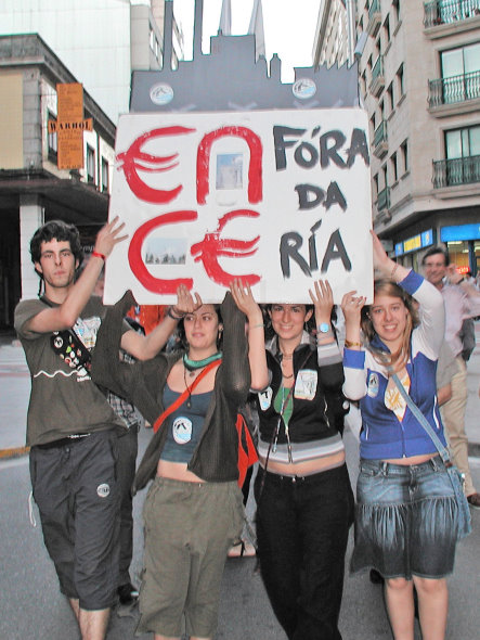ENCE fora da ria